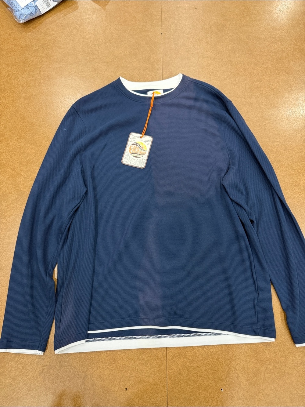 NWT C&C California Navy Crewneck XL, white trim, slight discoloration